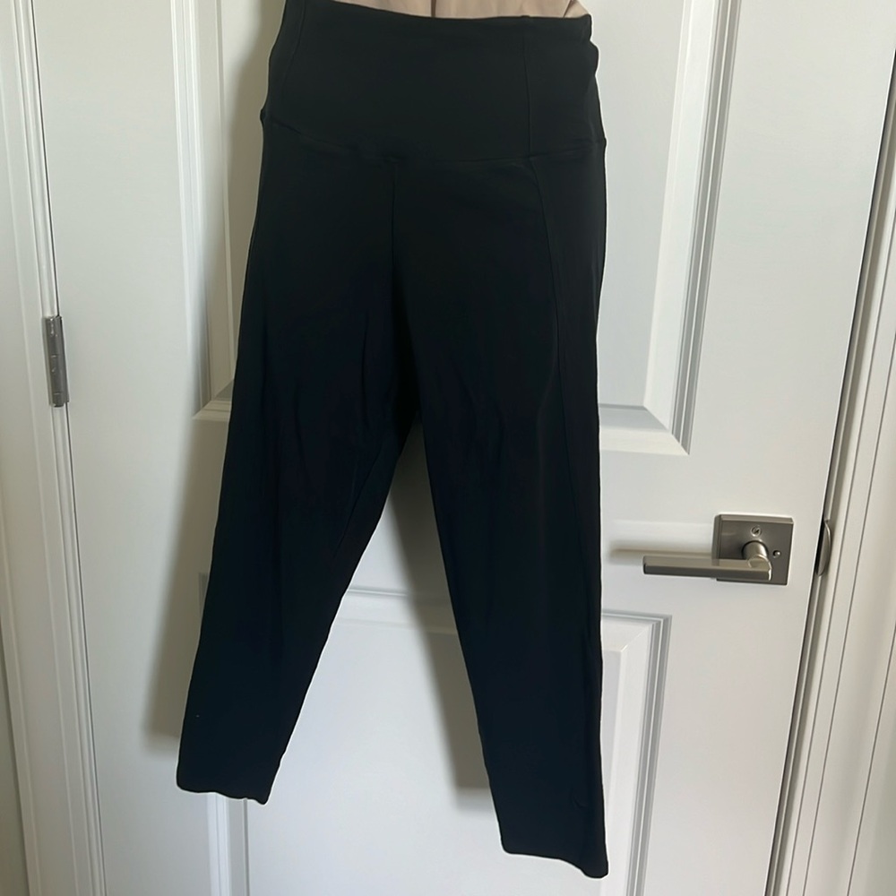 Victoria’s Secret Pink leggings